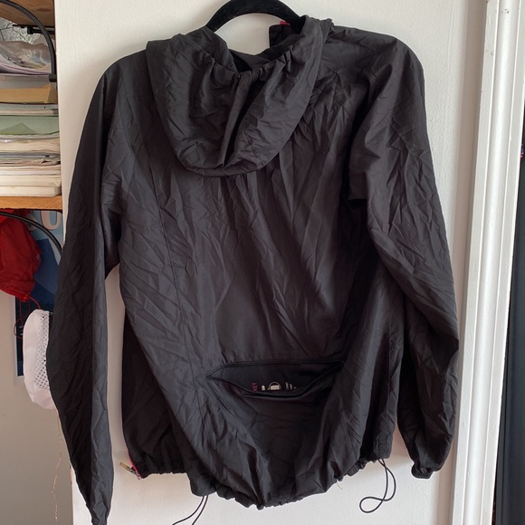 ASICS packable jacket - Picture 2 of 4